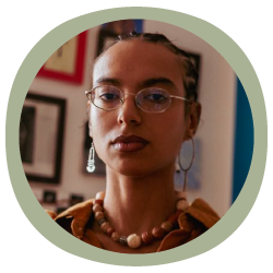 Mali - Professora de Teatro Musical